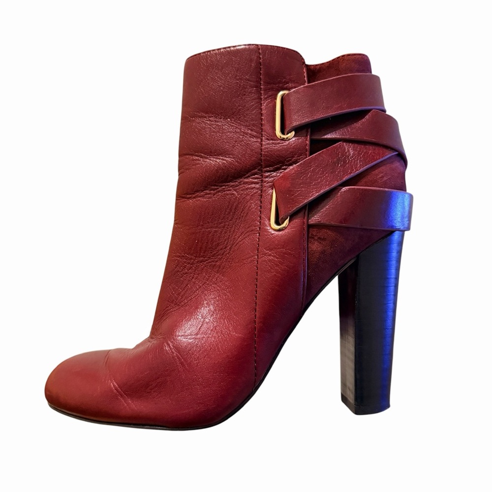 Isola “Talen” Ankle Booties – Red Leather & Suede – Criss-Cross Strap – Size 6.5